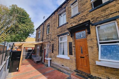 7 bedroom terraced house for sale, Kingswood Street, Bradford, BD7