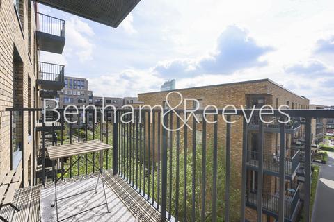 2 bedroom apartment to rent, Plough Way, Surrey Quays SE16