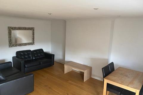 2 bedroom flat to rent, Parliament Hill, London NW3