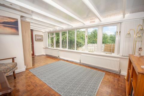 24 Beatty Drive, Rugby, CV22 7ET