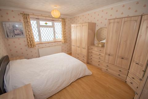 24 Beatty Drive, Rugby, CV22 7ET
