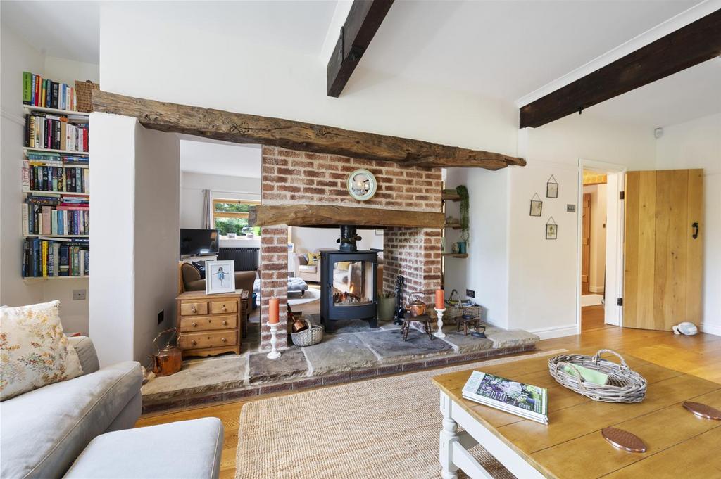 Sitting Room - fireplace.jpg