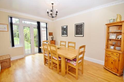 5 bedroom semi-detached house for sale, Hillview Road, Hatch End