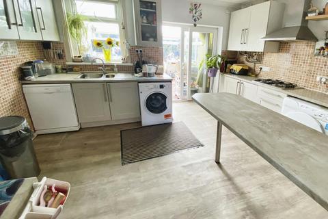 124 Albert Road, Poole, BH12 2EY