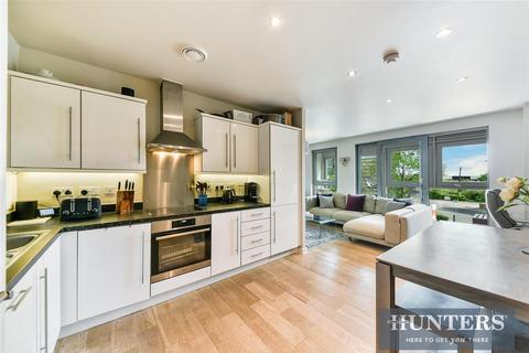 2 bedroom flat for sale, Ealing Road , Brentford, TW8