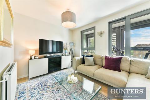 2 bedroom flat for sale, Ealing Road , Brentford, TW8