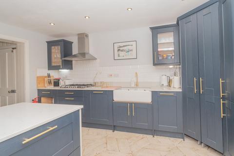 4 bedroom terraced house for sale, Crescent Road, Ramsgate, CT11