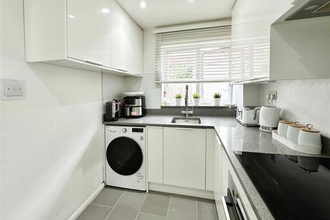101 Langtons Meadow, Farnham Common, Slough, SL2 3NS