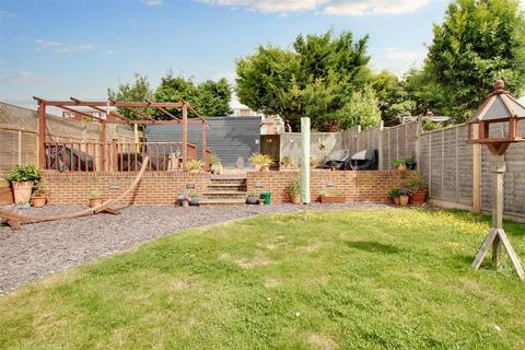 11 Derek Road, Lancing, BN15 0NU