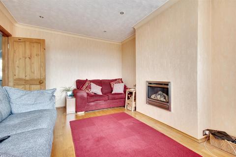 11 Derek Road, Lancing, BN15 0NU