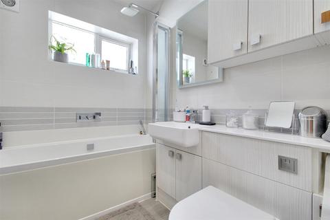 11 Derek Road, Lancing, BN15 0NU