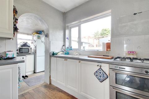 11 Derek Road, Lancing, BN15 0NU