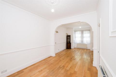 3 bedroom house for sale, Chestnut Avenue South, London