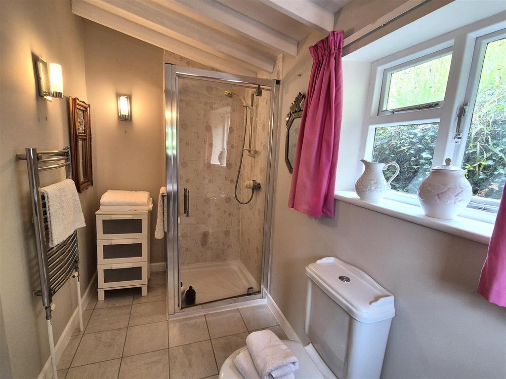 En Suite (2).jpg