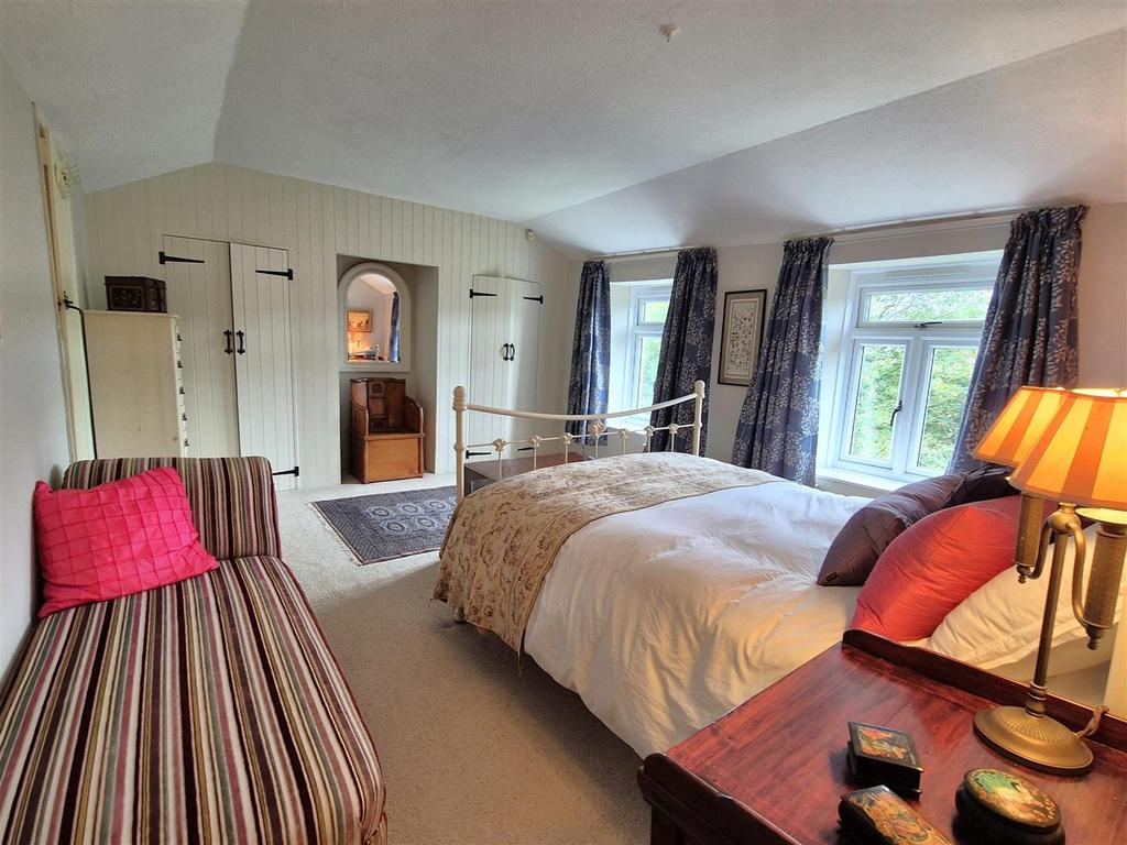 Principal bedroom.jpg