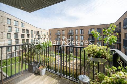 3 bedroom apartment to rent, Navigation House, Whiting Way SE16