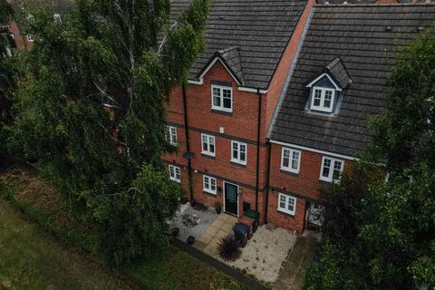 4 bedroom townhouse for sale, Avon Way, Derby DE65