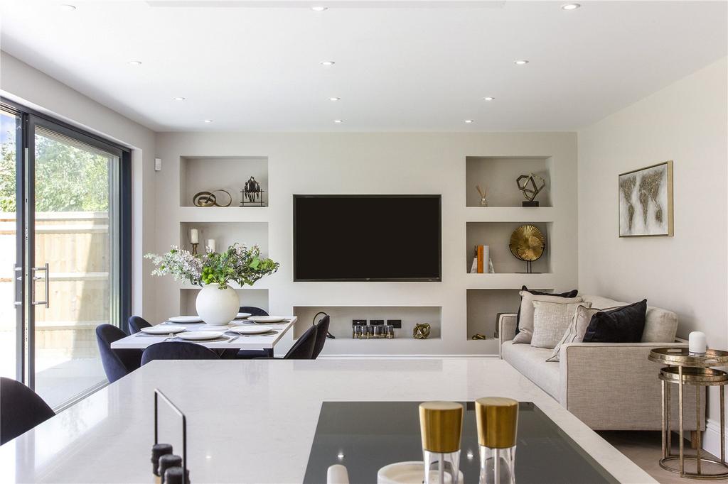 Kitchen / Dining