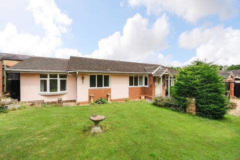 3 bedroom bungalow to rent, Tidmarsh Road, Reading RG8