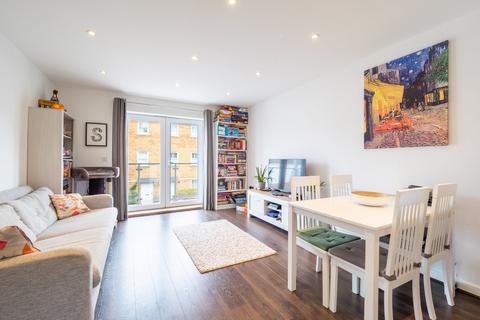 2 bedroom apartment for sale, Diamond Jubilee Way, Carshalton SM5