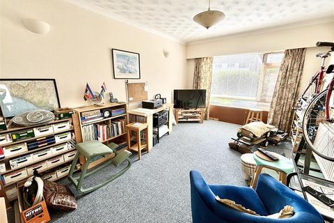 1 bedroom apartment for sale, Dawkins Road, Poole BH15