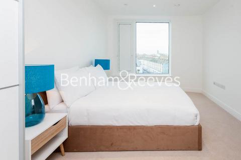 2 bedroom apartment to rent, Sovereign Court, Hammersmith W6