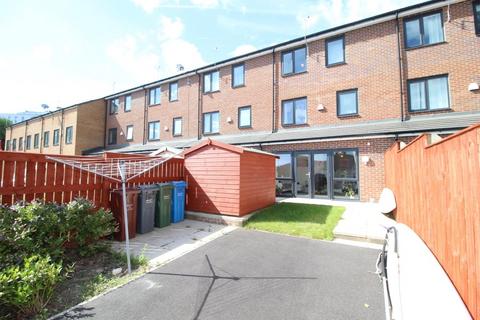 4 bedroom terraced house to rent, Upper Brook Street, Manchester M13