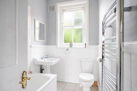 1 Adys Lawn, London, NW2 5BE