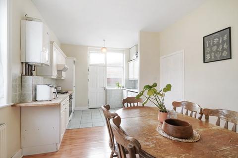 1 Adys Lawn, London, NW2 5BE