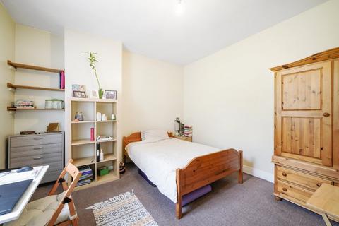 1 Adys Lawn, London, NW2 5BE