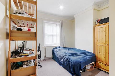 1 Adys Lawn, London, NW2 5BE