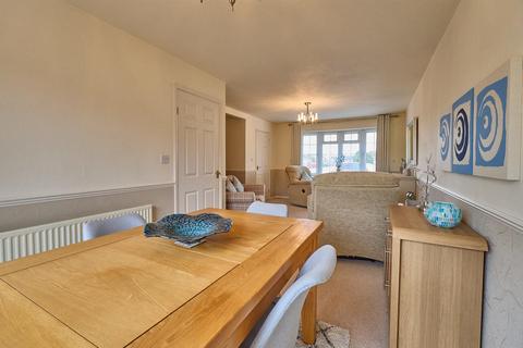 33 Azalea Drive, Burbage, Hinckley, LE10 2SH