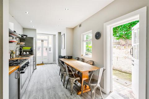 3 bedroom end of terrace house for sale, Essex Road, Manor Park