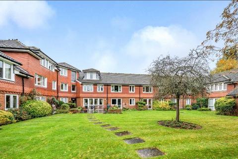 2 bedroom apartment to rent, West Court, Burpham GU4