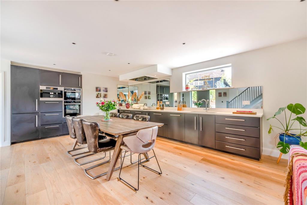 Kitchen/Dining