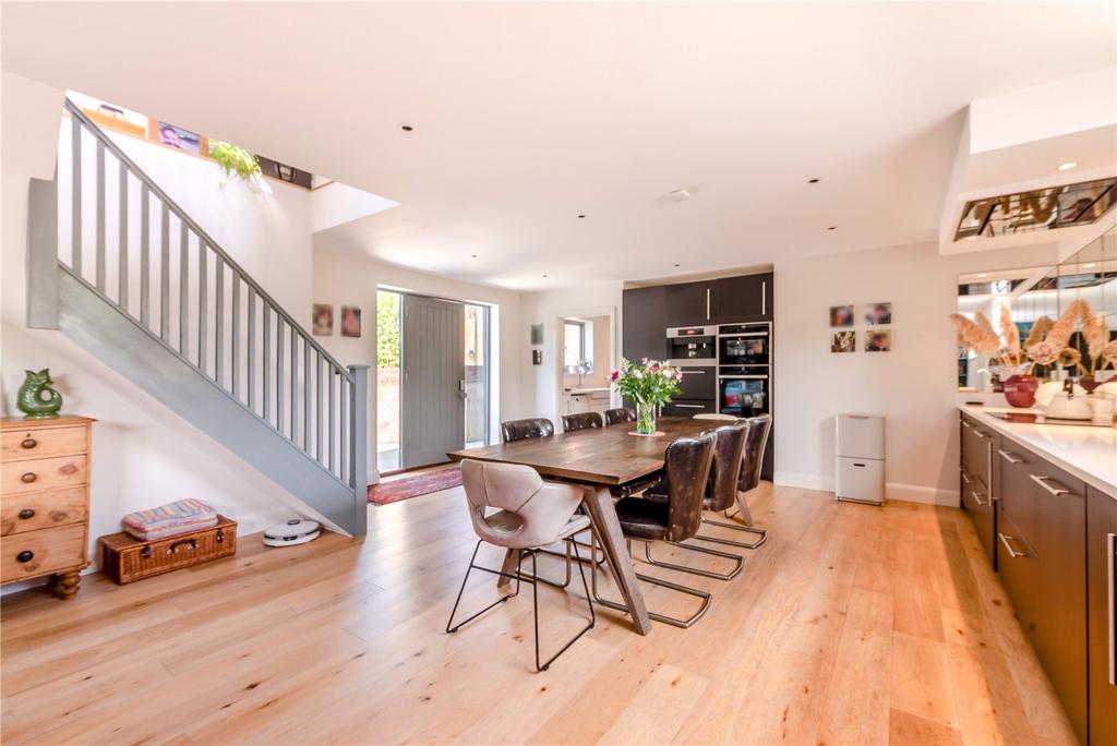 Kitchen/Dining Area