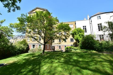 Flat 5, Heathfield House Eliot Place, London, SE3 0QW