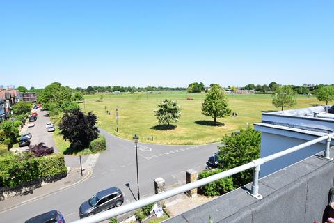 Flat 5, Heathfield House Eliot Place, London, SE3 0QW