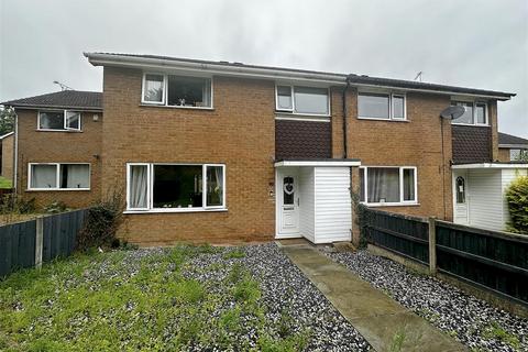 3 bedroom terraced house for sale, Snowdon Close, Grove Farm, Nuneaton