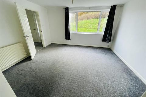 3 bedroom terraced house for sale, Snowdon Close, Grove Farm, Nuneaton