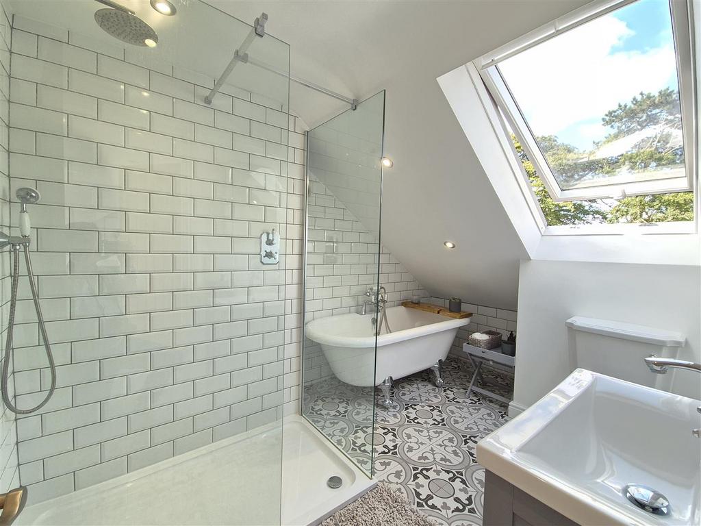 En Suite Bathroom