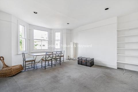 3 bedroom apartment to rent, Crossfield Road Belsize Park NW3