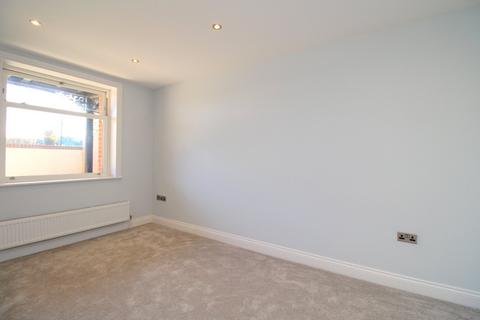 2 bedroom apartment for sale, Chevalier Road, Felixstowe, Suffolk, IP11