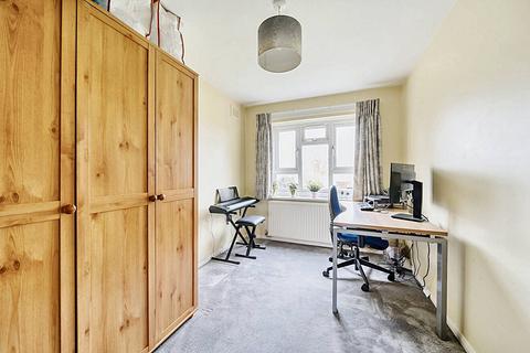 Flat 3, Forest House, 5 Crescent Road, Chingford, London, E4 6AY