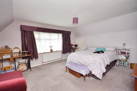 4 bedroom detached house for sale, Parkway, Eastbourne