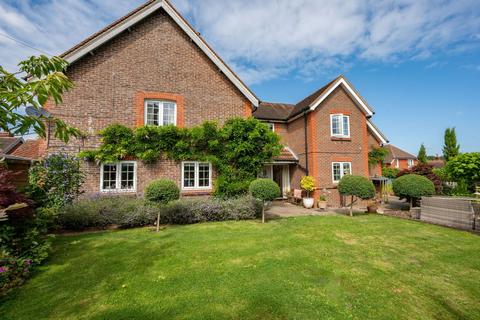 12, Hillside Cottages Brighton Road, Lower Beeding, Horsham, RH13 6NH