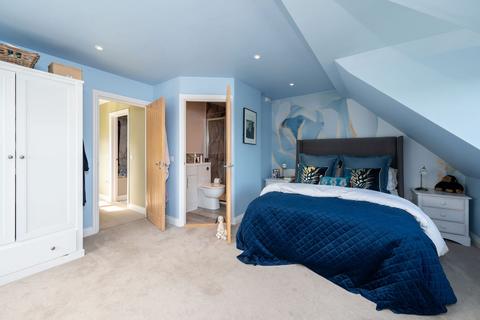 12, Hillside Cottages Brighton Road, Lower Beeding, Horsham, RH13 6NH