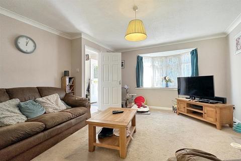 4 bedroom semi-detached house for sale, Valley Park