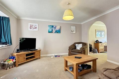 4 bedroom semi-detached house for sale, Valley Park