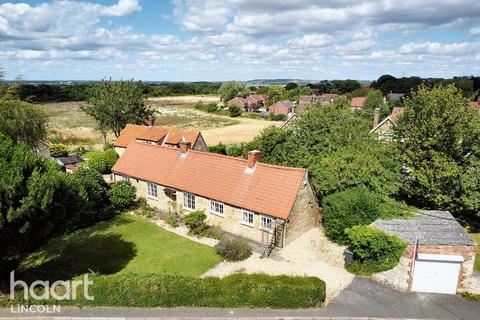 3 bedroom detached house for sale, The Green, Welbourn